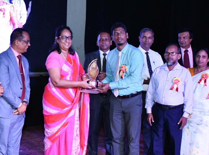 Eastern Province Divisional Secretariats Recognized for Outstanding Performance